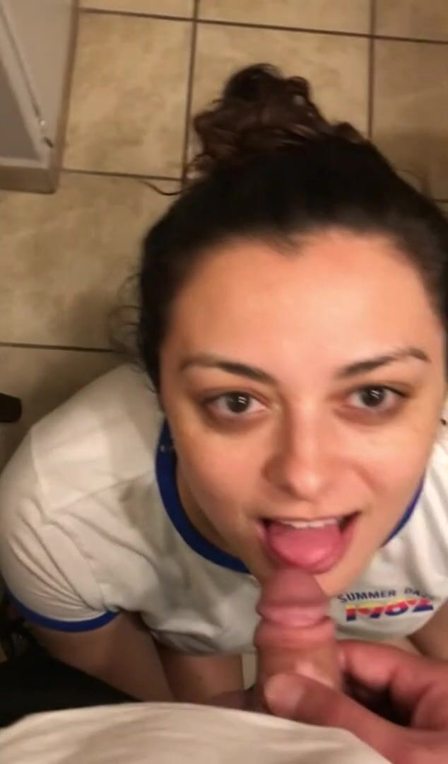 Piss Drinking Sluts Golden Shower Pee Peeing Piss Porn By Mr Pee