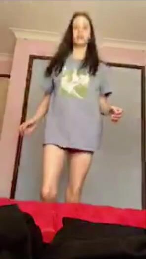Periscope: Flexible 18 year old girl flash at end ♥️♥️♥️♥️♥️♥️ periscope: @CuteLittleRhi - Porn GIF Video | netyda.com