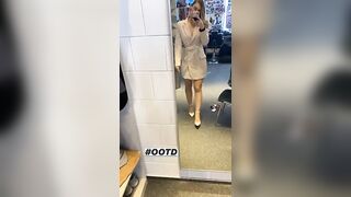 Showing off her legs - Sjokz