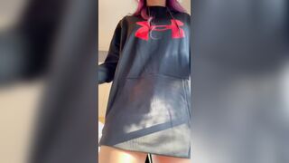 Let me steal your hoodie and i promise to do this to your face ???????? - Dirty Sluts