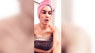 The Way She Gets Rid Of That Pink Towel.. - Porn of 2020