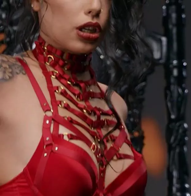 622px x 640px - Porn Star HQ: [Gina Valentina] Sexy Devil Served In Her Ass - Porn GIF Video  | netyda.com