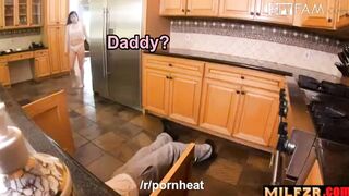 [Savannah Sixx] - When Daddy gets stuck, it's time to fuck.