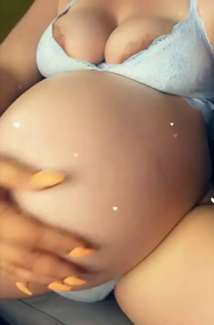 Swollen Pregnant Tits - Pregnant Gone Wild: Absolutely loved my huge belly, big tits and swollen  pussy.. hbu? - Porn GIF Video | netyda.com