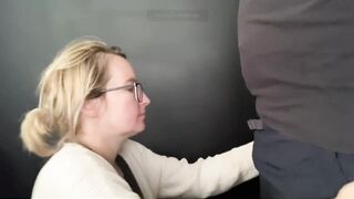 Loser cant last one minute in this homely woman's mouth - Premature Cumshots