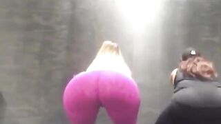 Leggings can’t handle that much ass