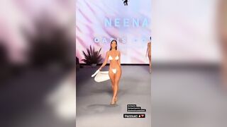 A merger of videos from yesterday, on the catwalk - Priscilla Ricart