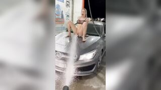 Riding thru the car wash! - Public Fucking