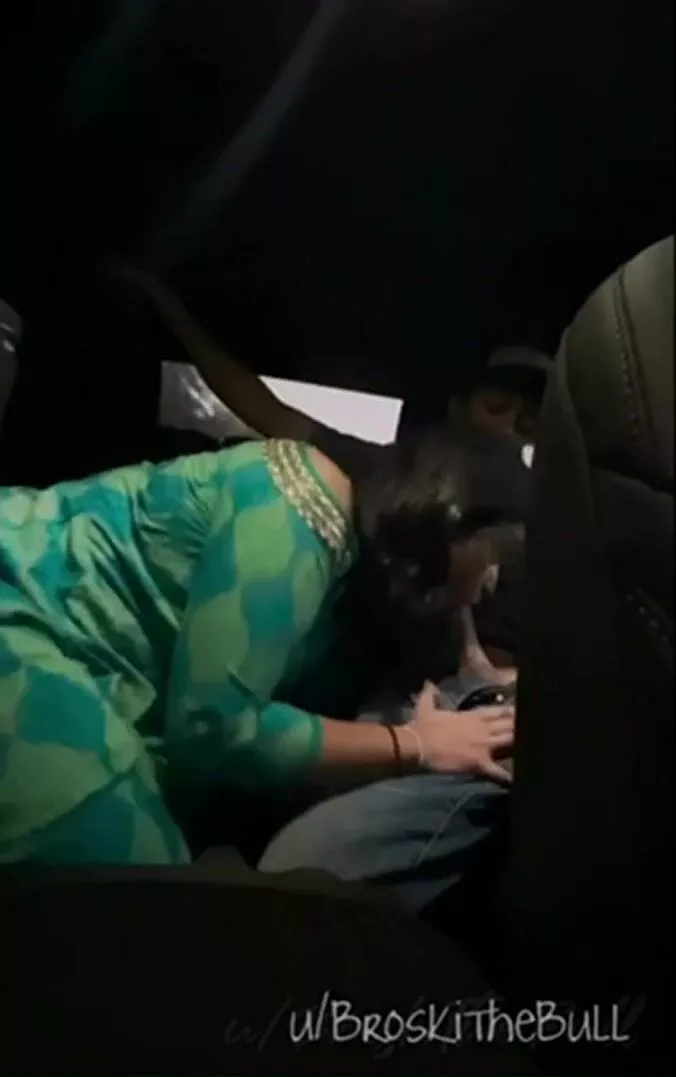 676px x 1077px - Public Fucking: Indian woman let me fuck her in the back seat of a moving  car - Porn GIF Video | netyda.com