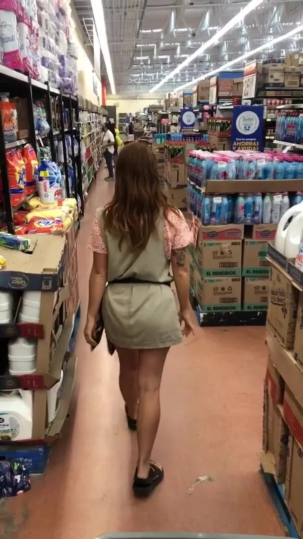 Supermarkt - Public Sex: i showed my ass in public at the supermarket - Porn GIF Video |  netyda.com