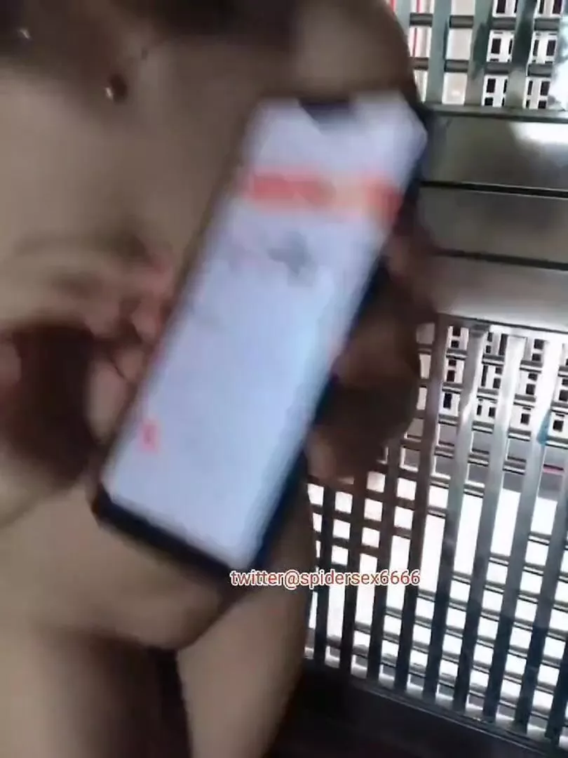 Pizza Dare: Chinese girl nude for delivery - Porn GIF Video | netyda.com