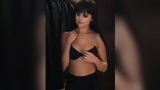 60 Seconds of Temptation - Selena Gomez