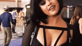 Oh hi there tittylicious whore - Selena Gomez