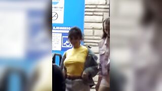 The Queen and her bouncing boobs - Selena Gomez