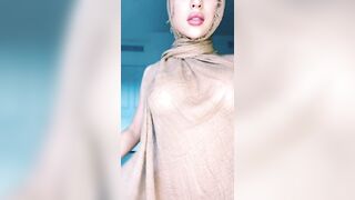 Any love for an arab girl? ???? - Sexy ASMR Girls