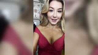 Guess she isn’t spending Valentine’s Day with Lauren - Sexy ASMR Girls