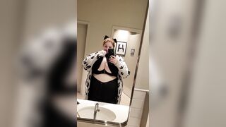 I spent the day teasing men while my husband was at work ???? - Plus Size Hotwives
