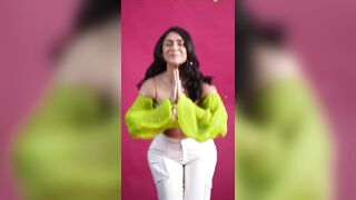 Mrunal Thakur Massive Cleavage show with Jiggling Boobs